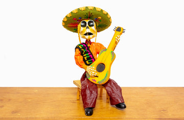 Catrín charrito con guitarra