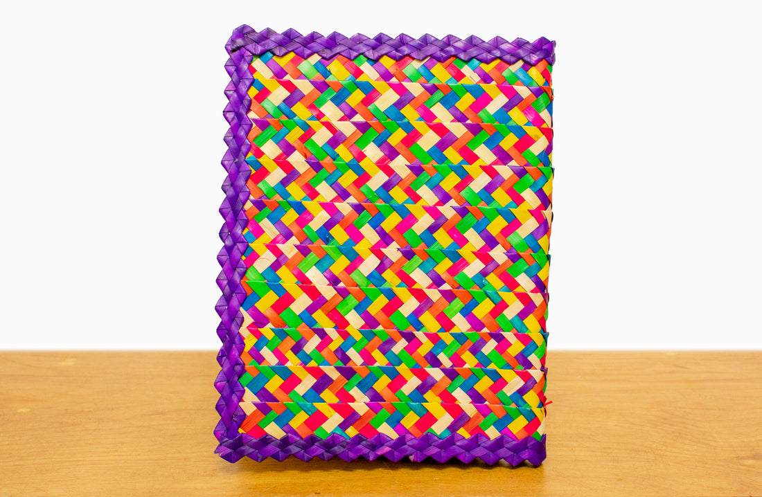 Libreta con cubierta de palma morada