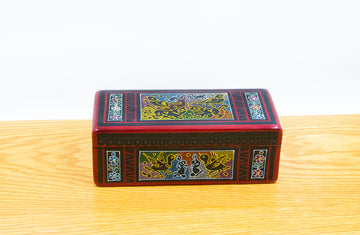 Caja lapicera rayada punteada roja