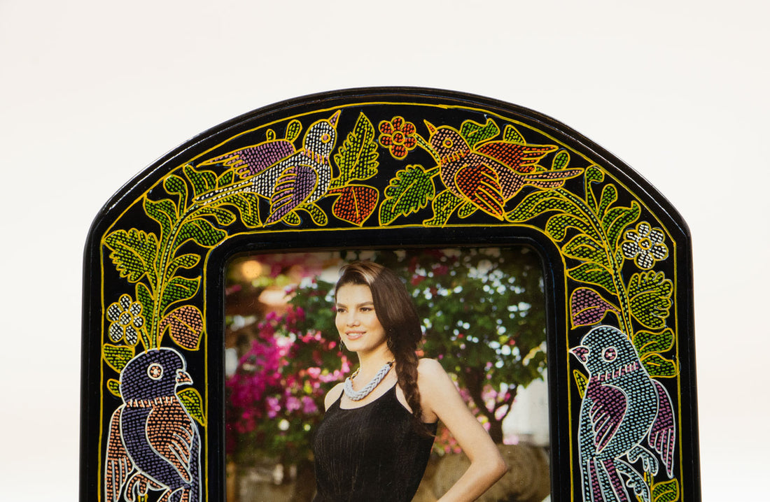 Portaretratos vaciado dorado