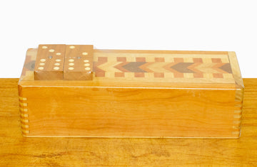 Domino tapa incrustada