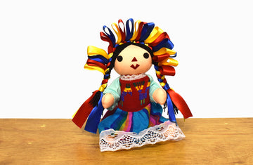 Muñeca tradicional mediana