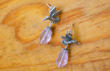 Aretes Colibrí con piedra natural Amatista.
