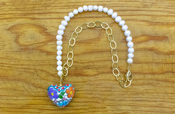 Collar de perlas con corazón de Talavera