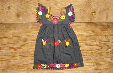 Vestido con flores para niña talla grande