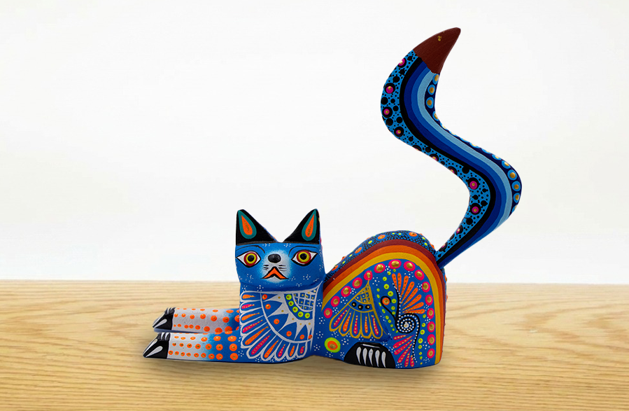 Alebrije gato echado azul