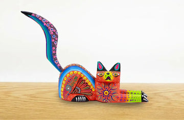 Alebrije gato echado naranja