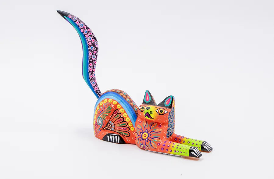 Alebrije gato echado naranja