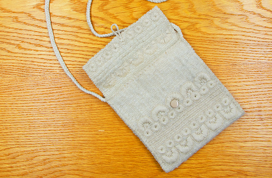 Bolsa de lana bordada Anita