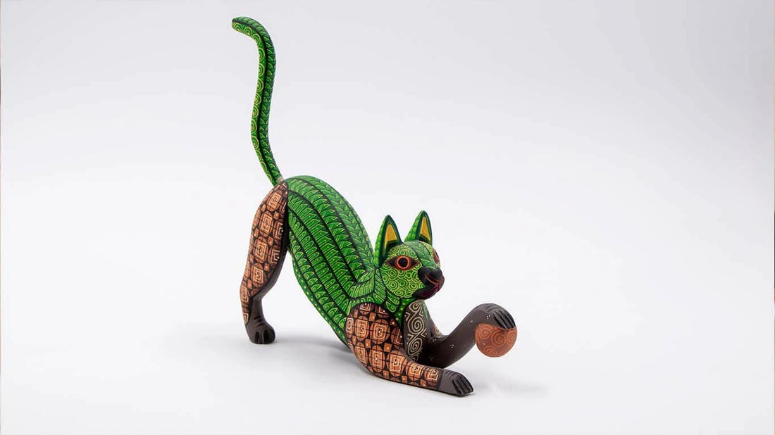 Alebrije gato estirado
