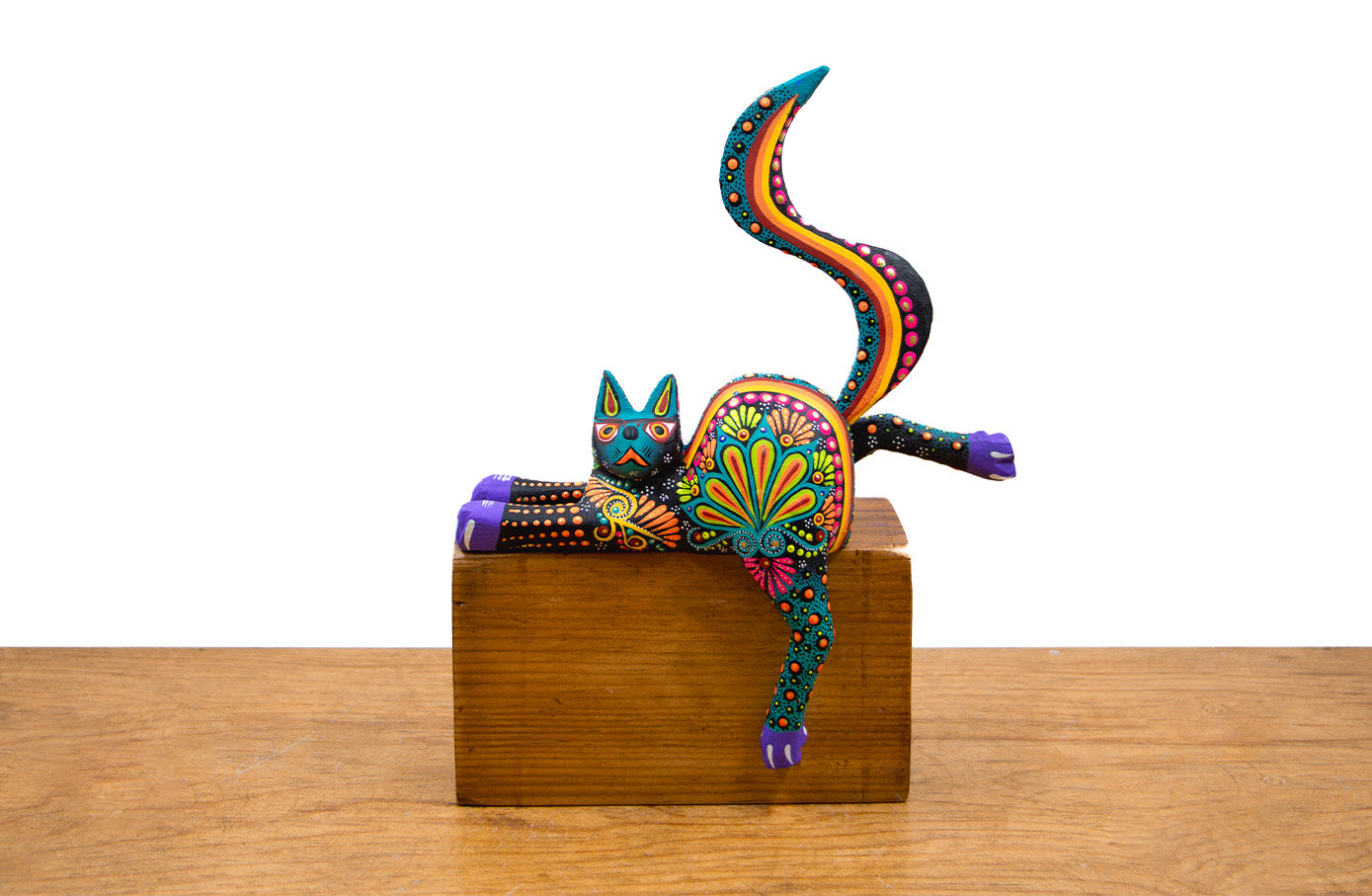 Alebrije gato negro