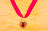 Collar corazón Sandra con tira de seda