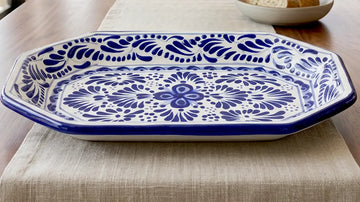 Plato rectangular de Talavera