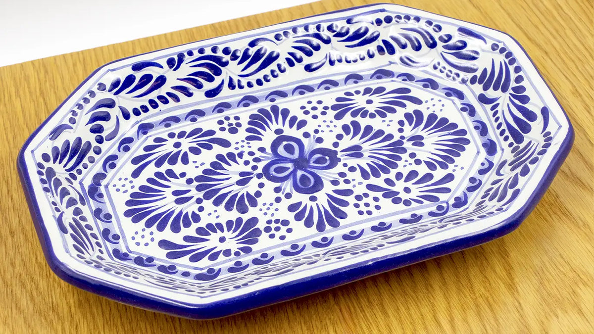 Plato rectangular de Talavera