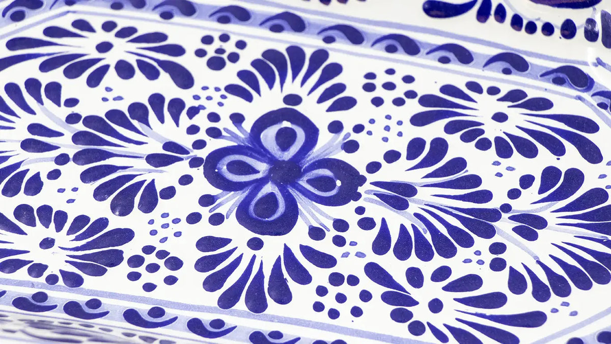 Plato rectangular de Talavera