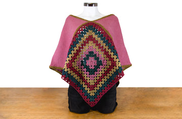 Quexquemetl rosa con Croquet Luisa
