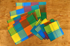 Juego de 4 manteles individuales a cuadros de colores con servilletas