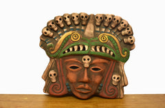 Máscara de Quetzalcoatl con cráneos