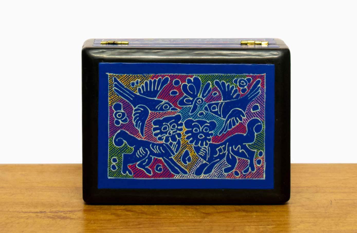Caja cigarrera de Olinalá punteada