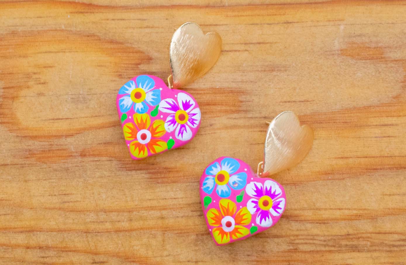 Aretes alebrije corazón rosas con flores